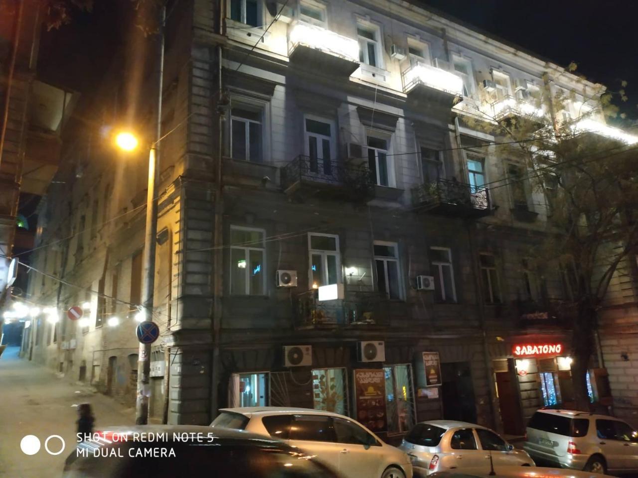 Griboedov Hostel & Suites Тбілісі Екстер'єр фото