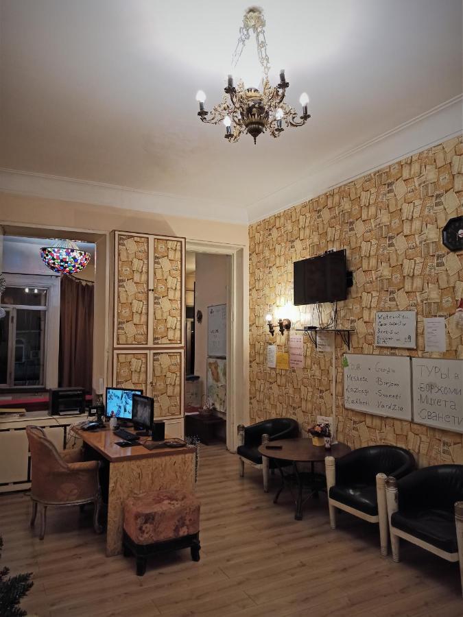 Griboedov Hostel & Suites Тбілісі Екстер'єр фото